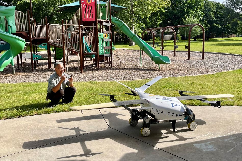 Aerialoop’s ALT6-4 VTOL Delivery aircraft is a 6-foot-long battery powered aircraft that can carry nearly nine pounds.