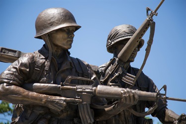 Veterans_Park_Memorial.jpg