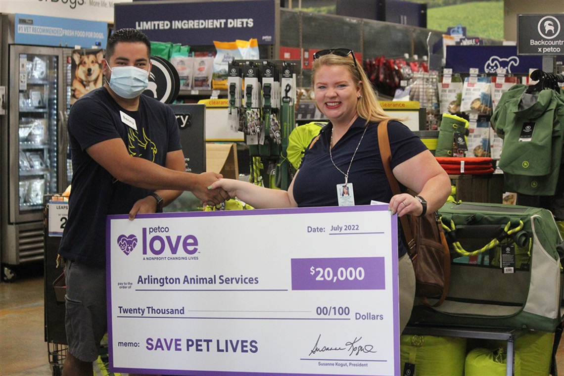 Arlington Animal Services receives $20,000 grant from Petco Love