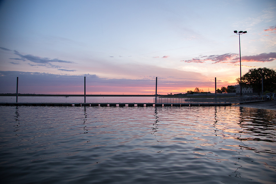 photo of Lake Arlington at dusk